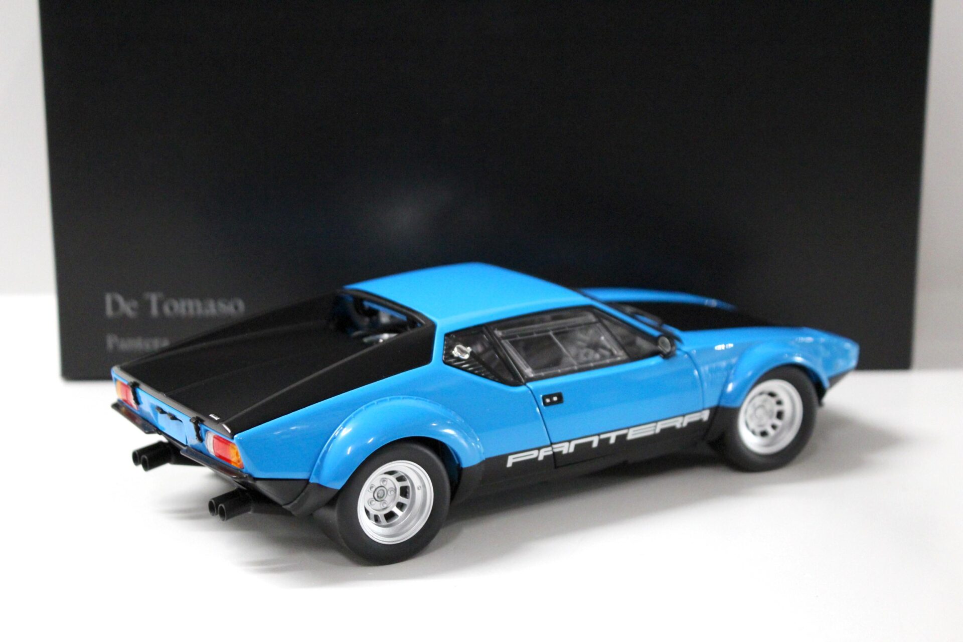 1:18 Kyosho De Tomaso Pantera GT4 blue/ black