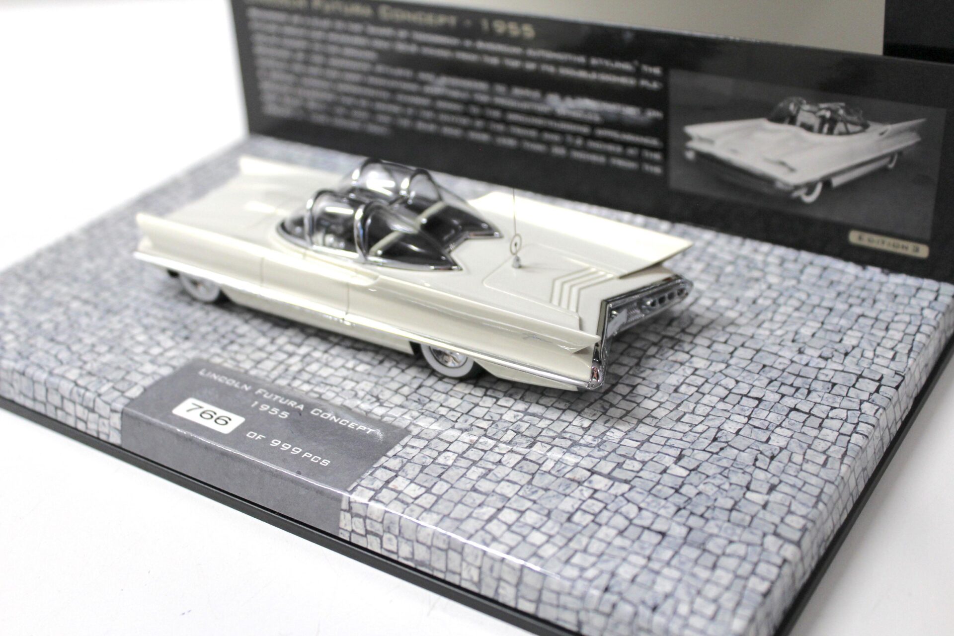 1:43 Minichamps Lincoln Futura Concept Car 1955 white