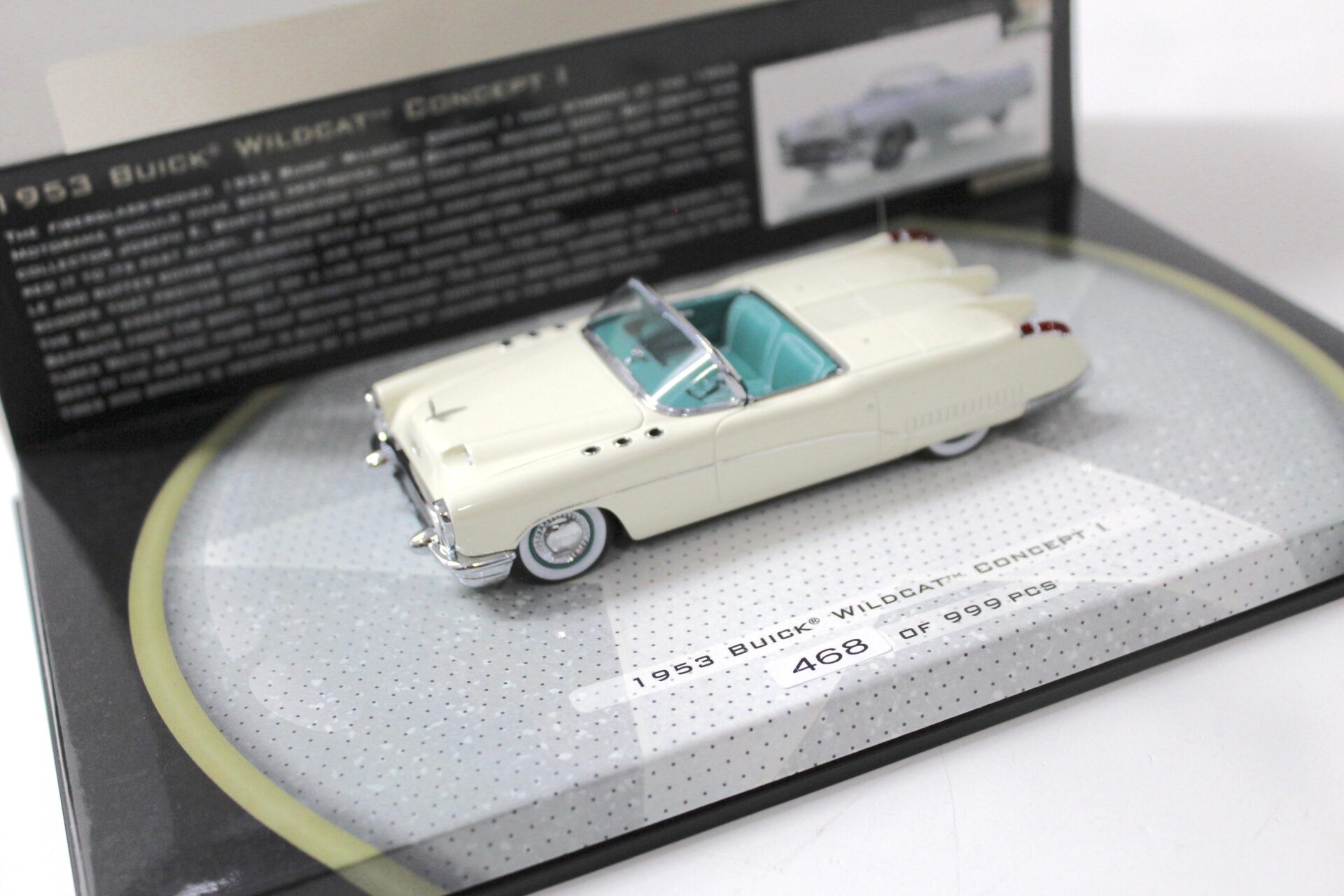 ID 48765 orig.jpg 1:43 Minichamps 1953 Buick Wildcat Concept I white Bortz Auto