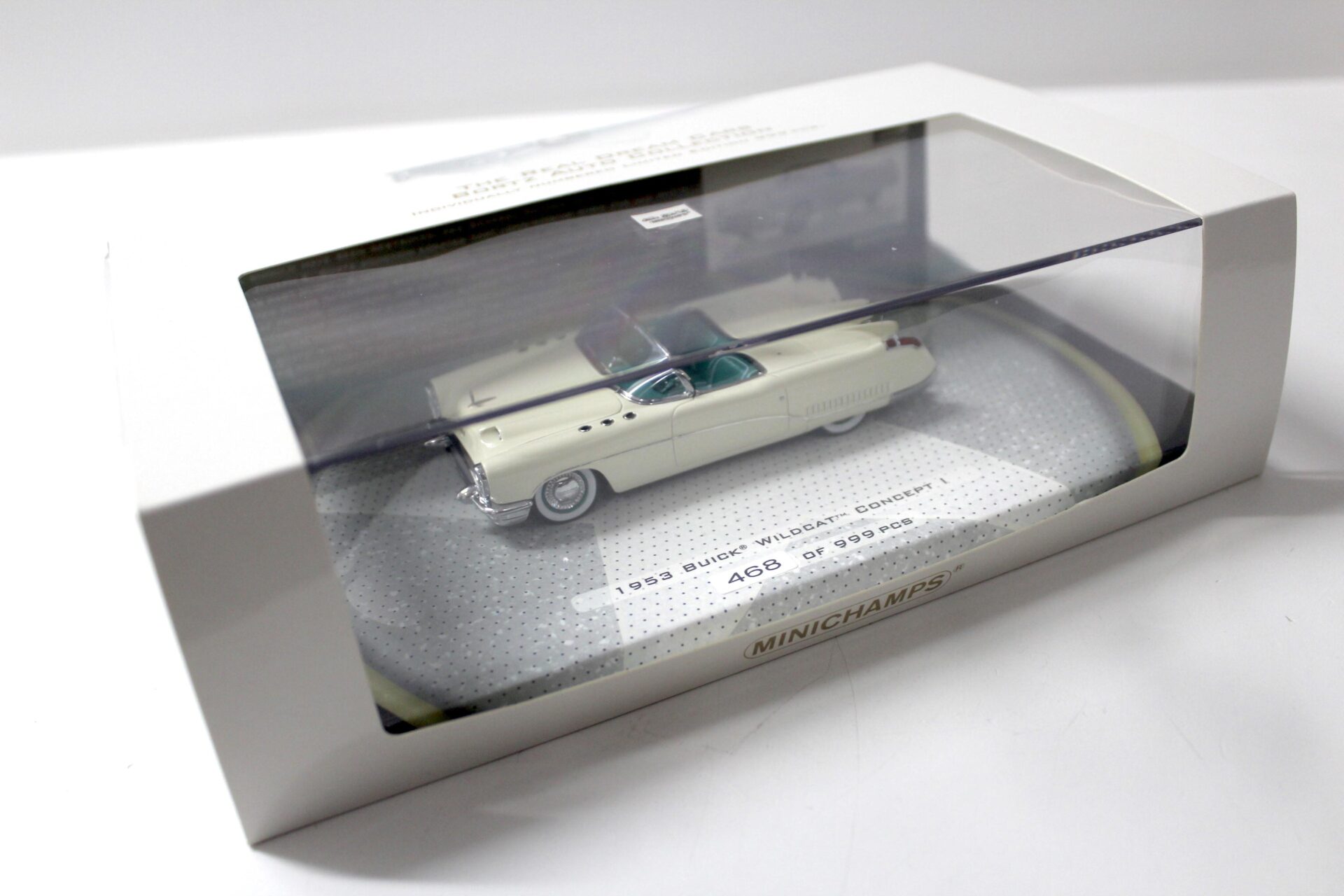 1:43 Minichamps 1953 Buick Wildcat Concept I white Bortz Auto