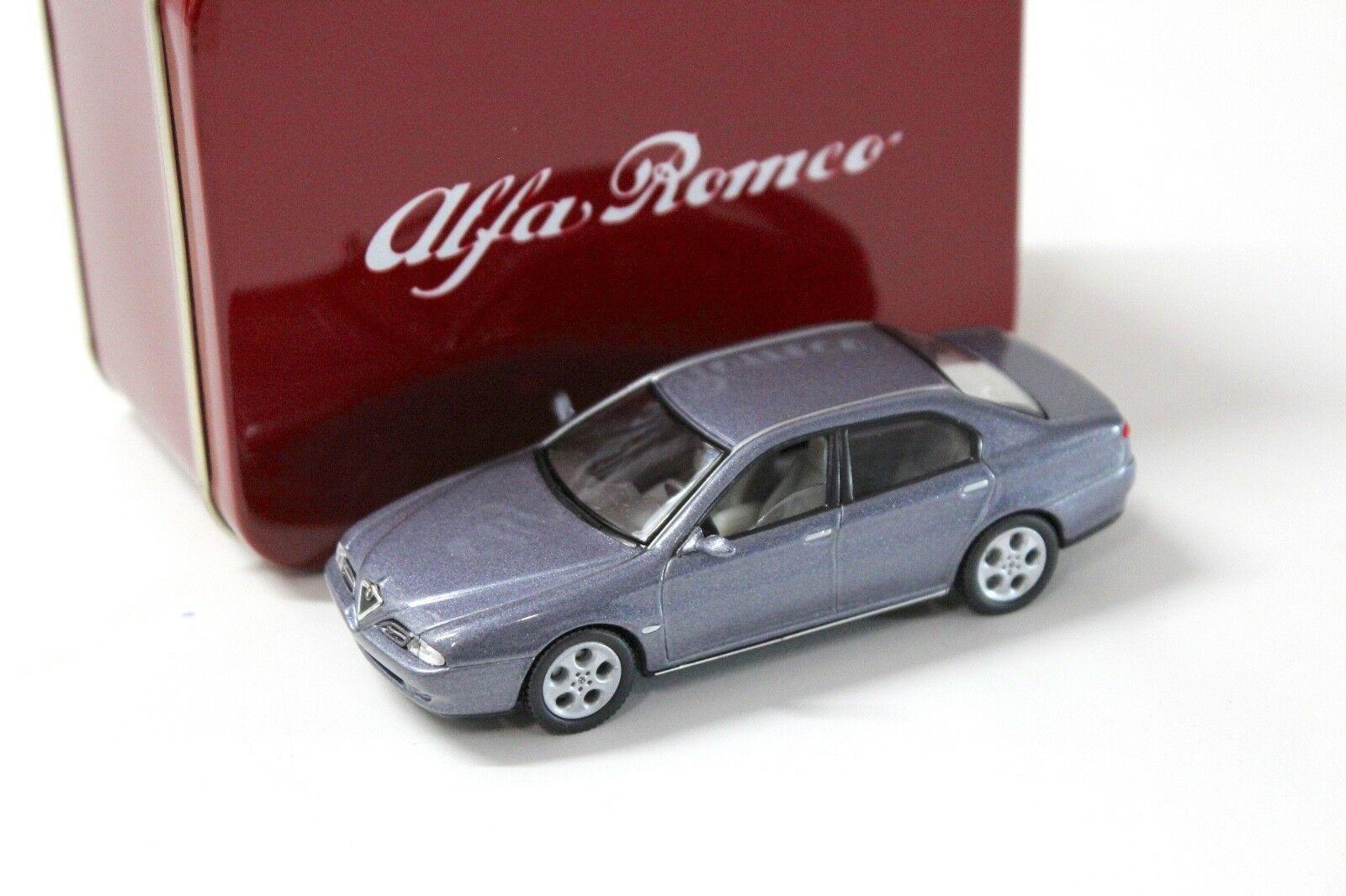 1:43 Solido Alfa Romeo 166 Sedan grey + metal box SP