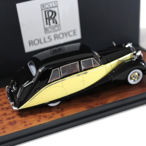 1:43 Matrix Hooper Design #8390 Empress Line yellow