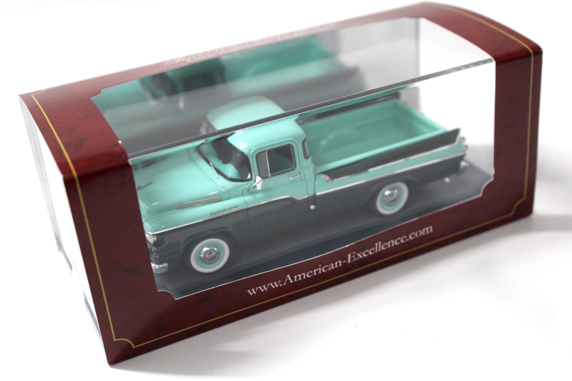 1:43 American Excellence NEO Dodge D100 Sweptside Pickup mint/ dark green
