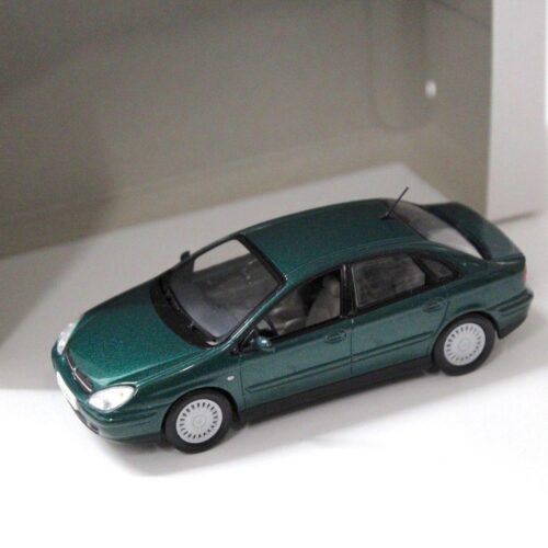 1:43 Norev Citroen C5 Sedan 2001 green DEALER VERSION