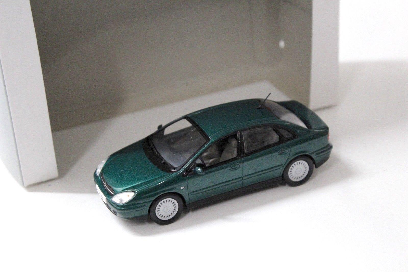 1:43 Norev Citroen C5 Sedan 2001 green DEALER VERSION