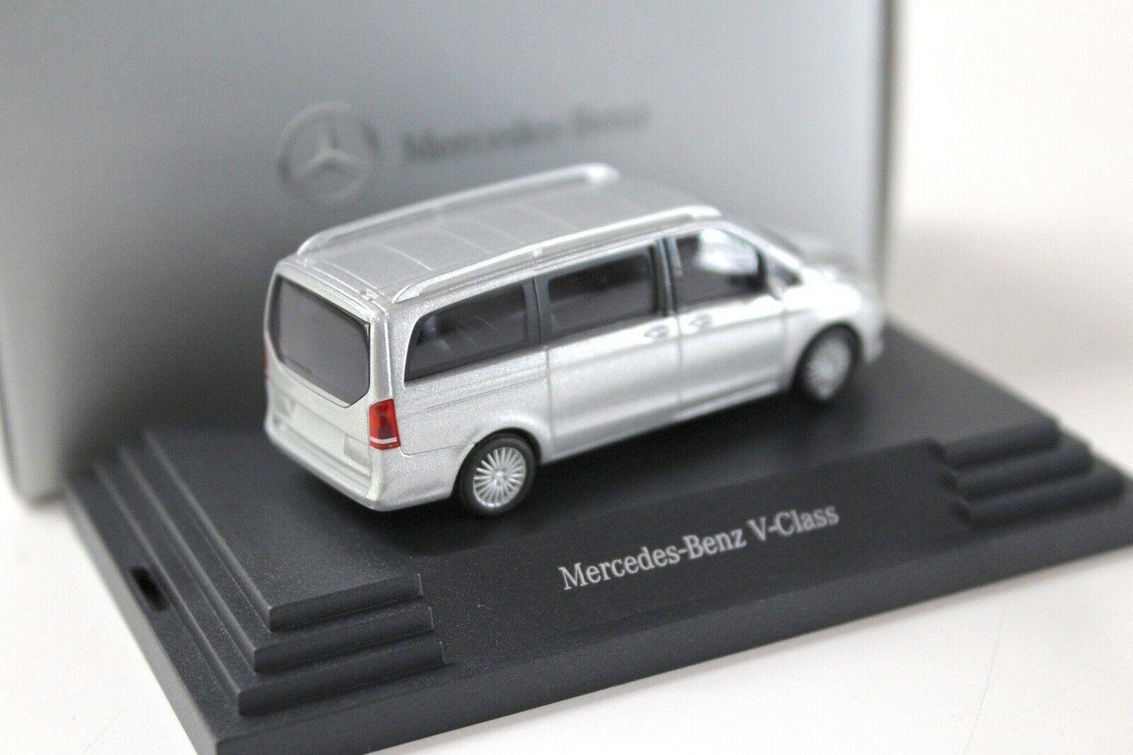 1:87 Busch Mercedes V-Klasse silver DEALER VERSION