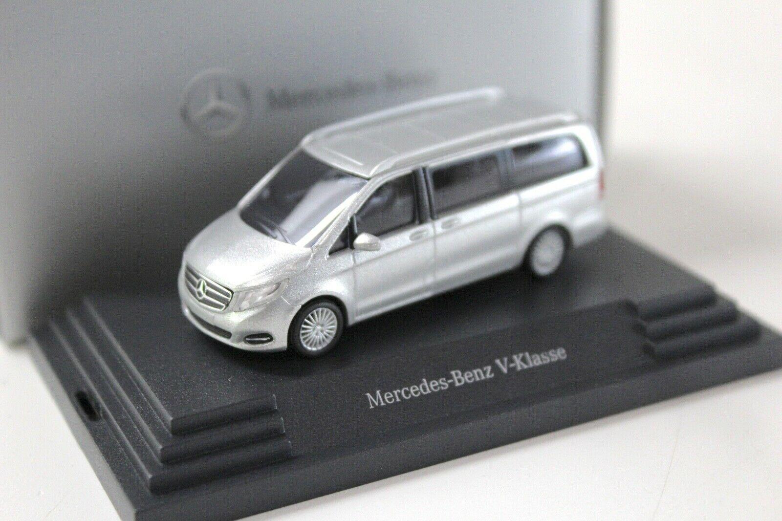 ID 49581 orig.jpg 1:87 Busch Mercedes V-Klasse silver DEALER VERSION