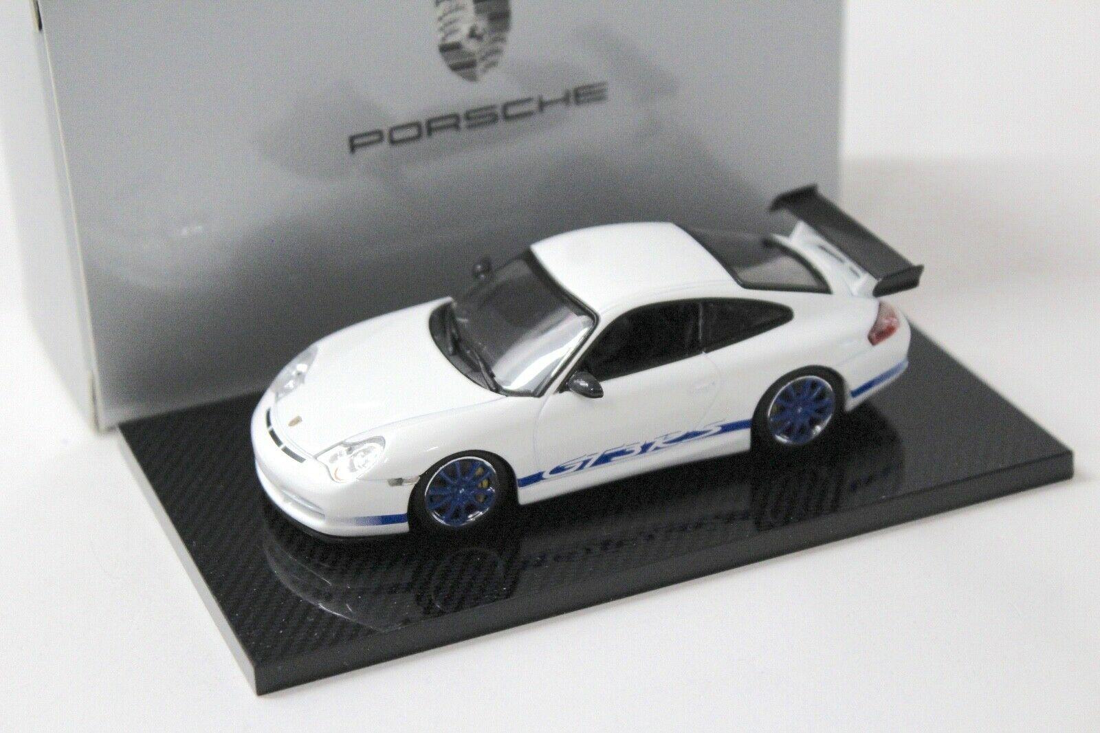 ID 49658 orig.jpg 1:43 Minichamps Porsche 911 996 GT3 RS white/ blue DEALER VERSION