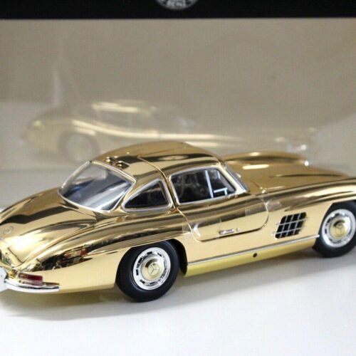 1:18 Minichamps Mercedes 300SL (W198) GOLD EDITION DEALER VERSION