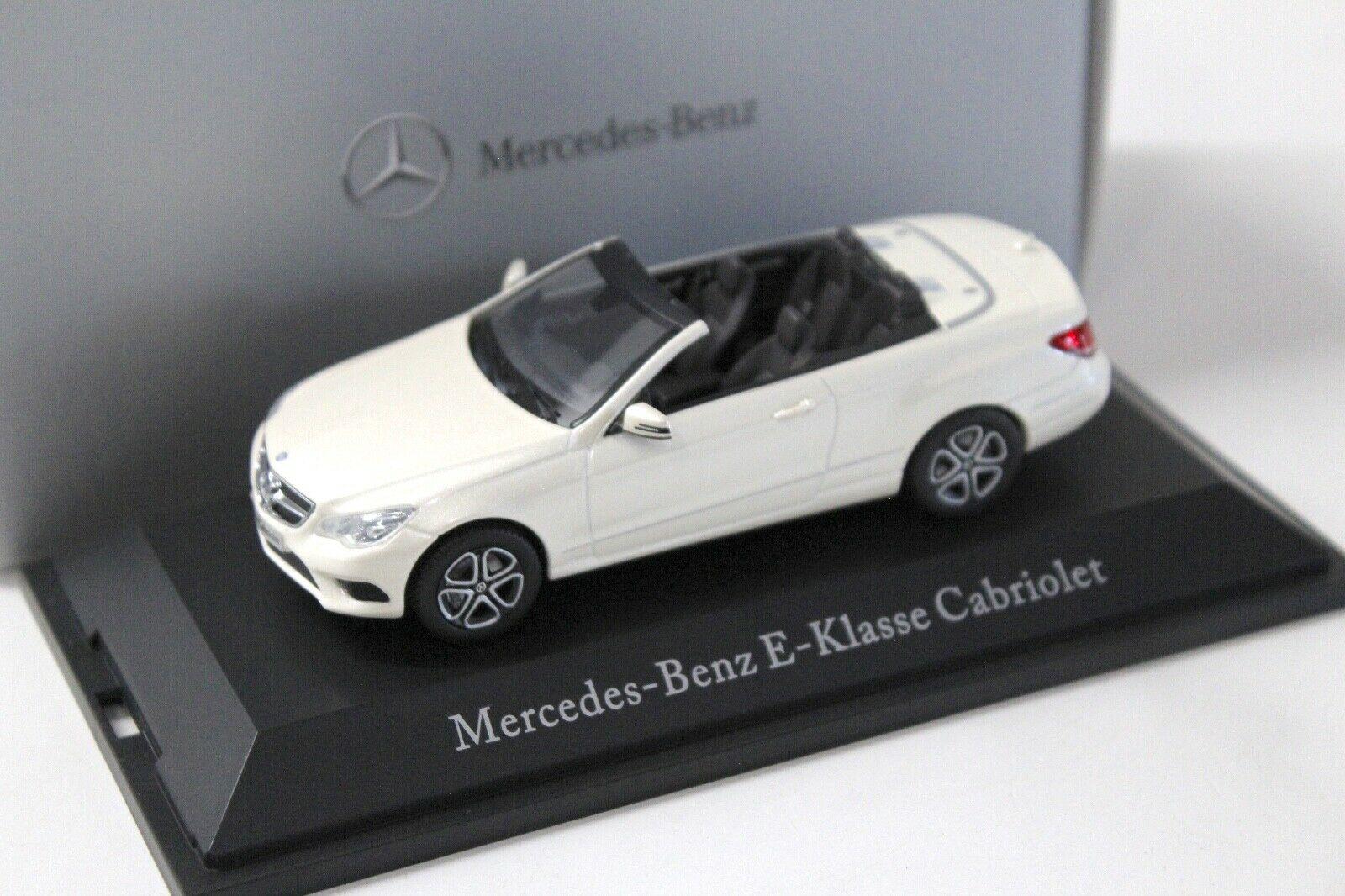 ID 50325 orig 1.jpg 1:43 Kyosho Mercedes E-Klasse Cabriolet white DEALER VERSION