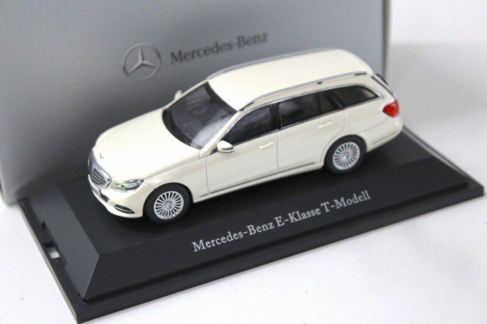 1:43 Kyosho Mercedes E-Klasse T-Modell white DEALER VERSION