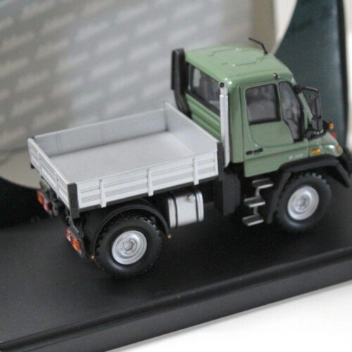 1:43 Schuco Mercedes U300 Unimog flatbed green - Image 2