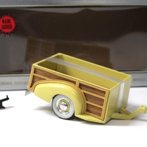 1:18 Motorcity Chevy Master Woody Wagon Trailer yellow