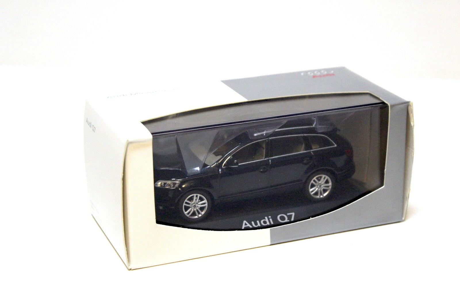 1:43 Schuco Audi Q7 dark blue DEALER VERSION