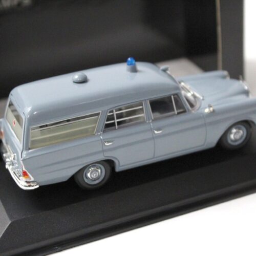 1:43 Minichamps Mercedes 190 KTW Krankenwagen DRK Rotes Kreuz grey