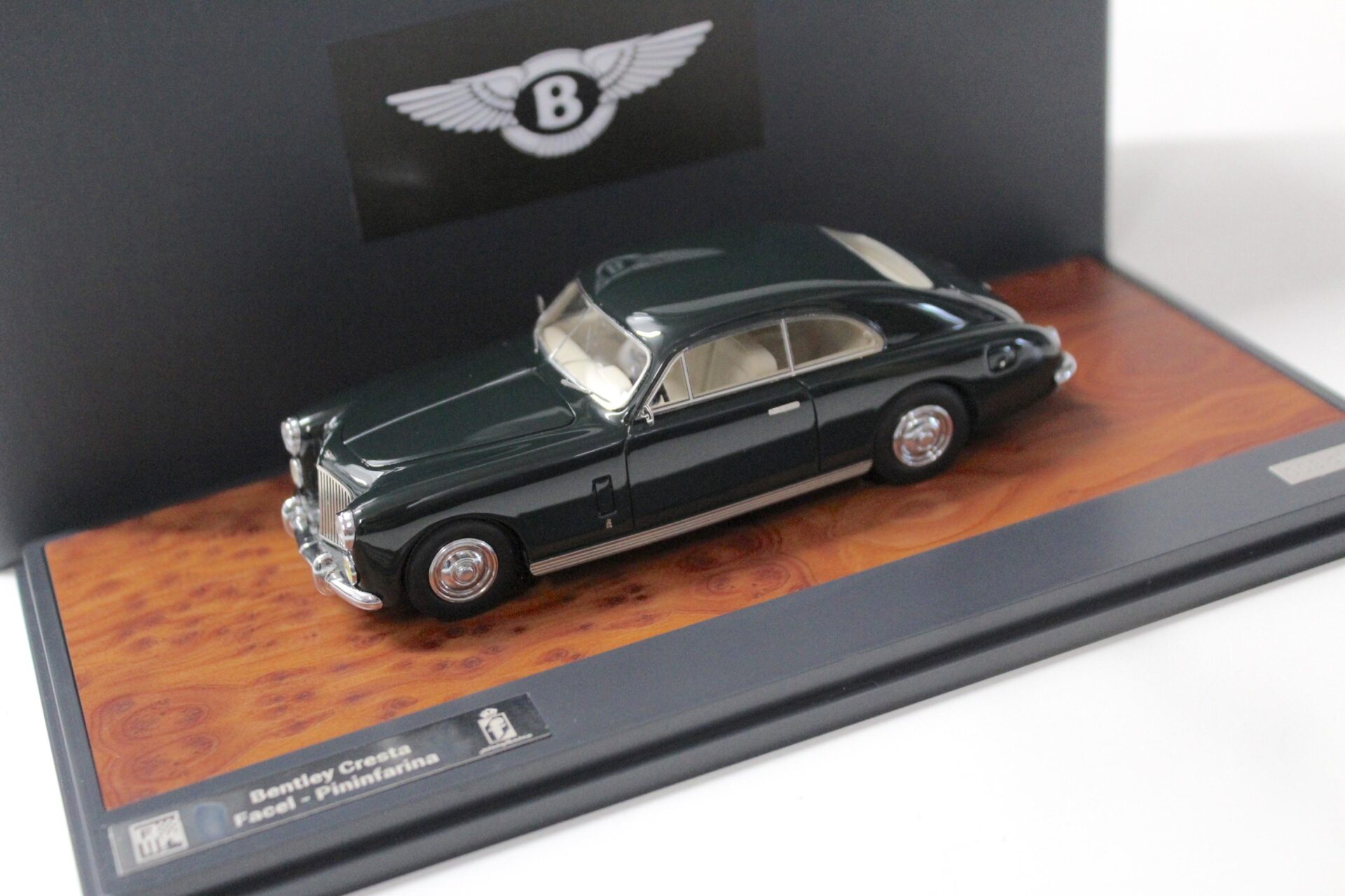 1:43 Matrix Bentley Cresta Facel Pininfarina 1947 dark green