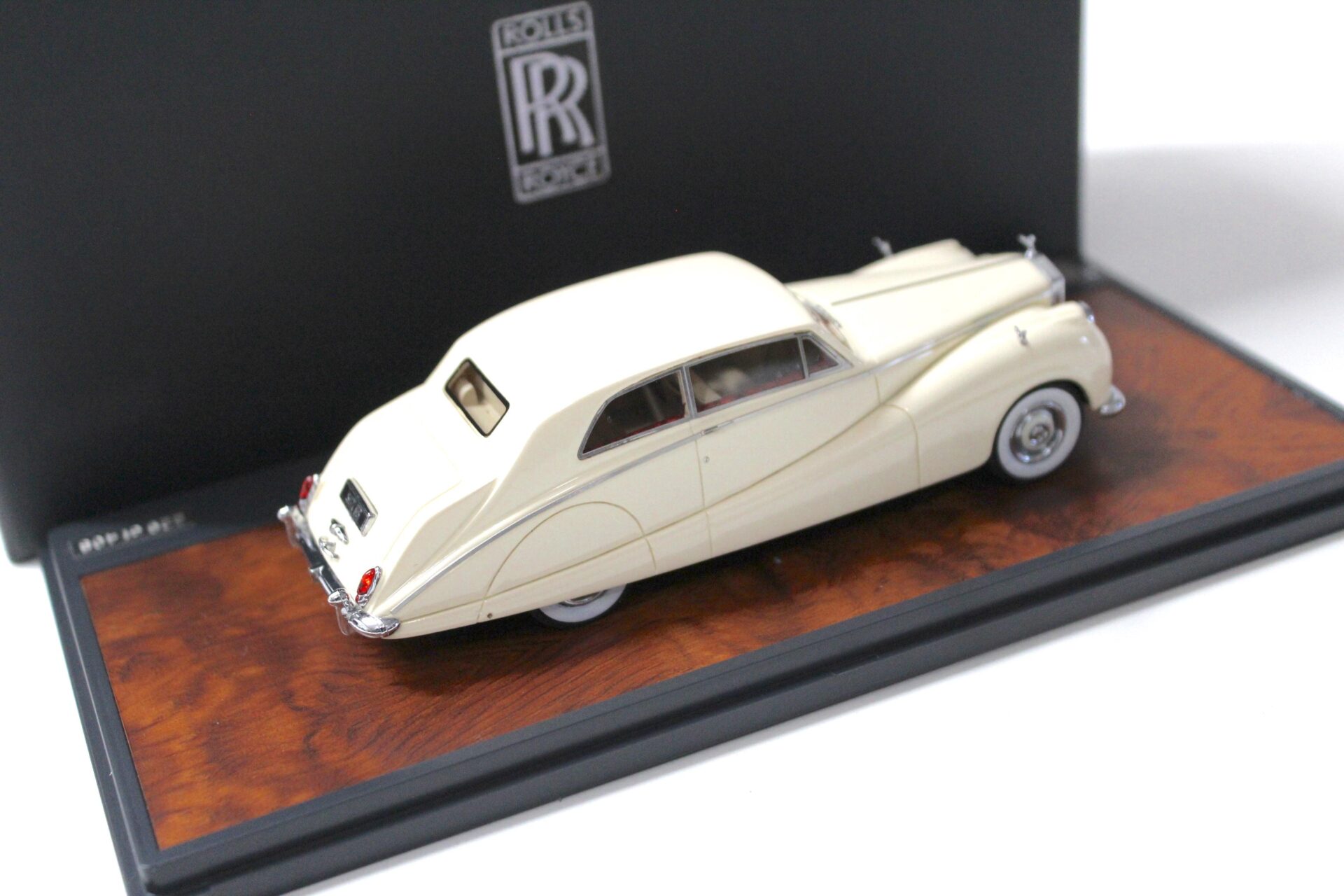 1:43 Matrix Freestone & Webb Design #3193 2-door Coupe white