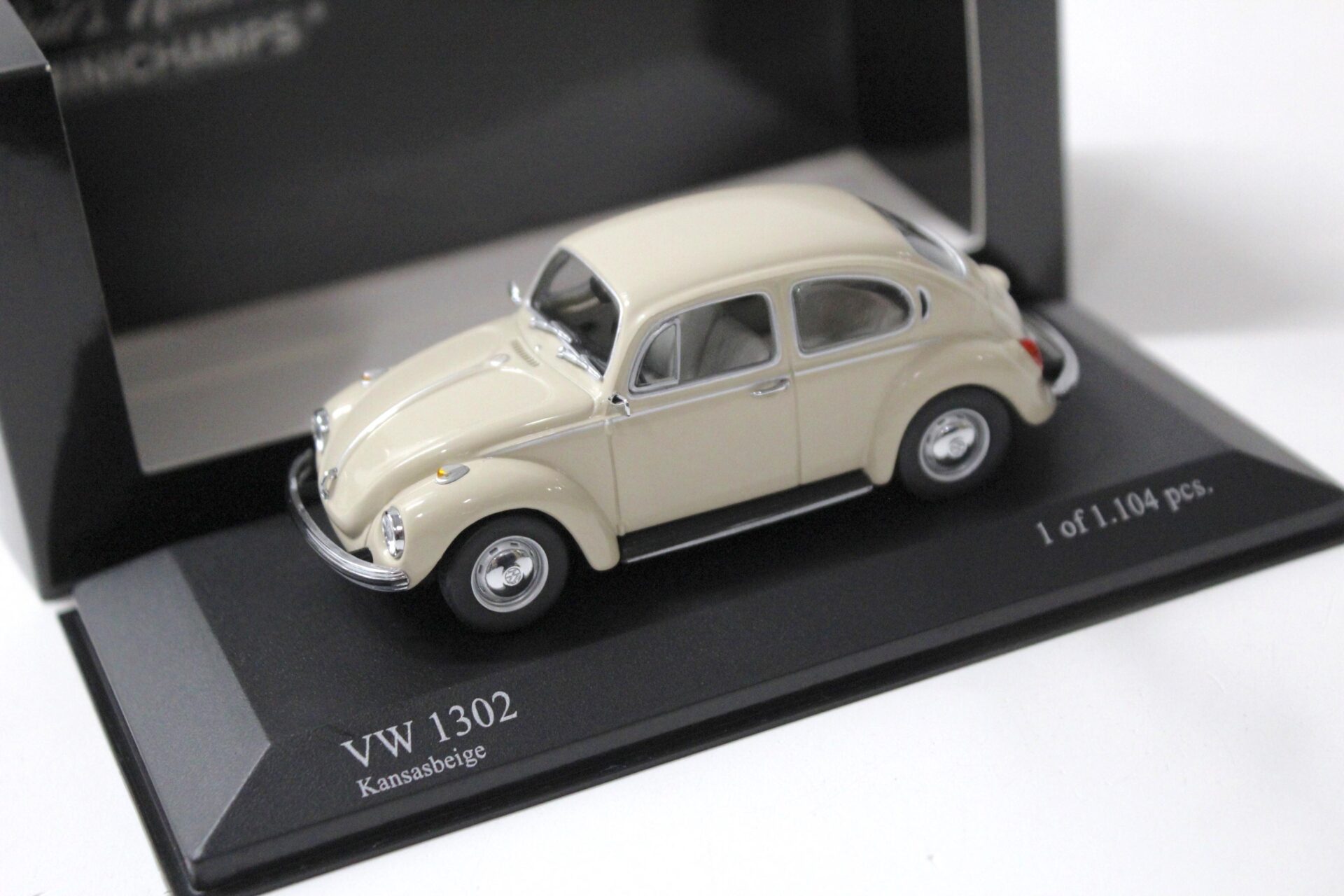 1:43 Minichamps VW Käfer 1302 Saloon 1970-1972 beige