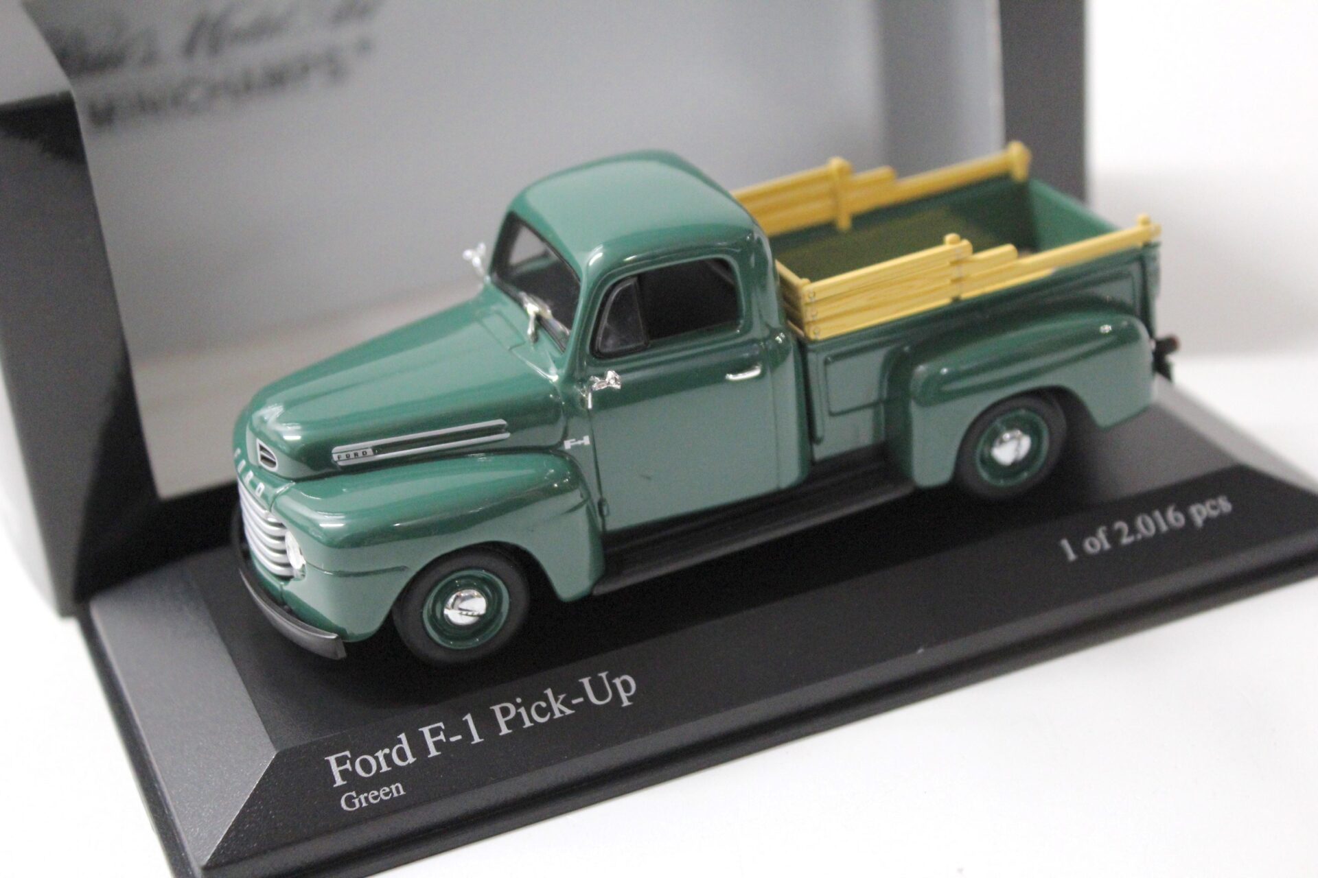 ID 52037 orig 1.jpg 1:43 Minichamps Ford F1 Pick Up 1949 dark green