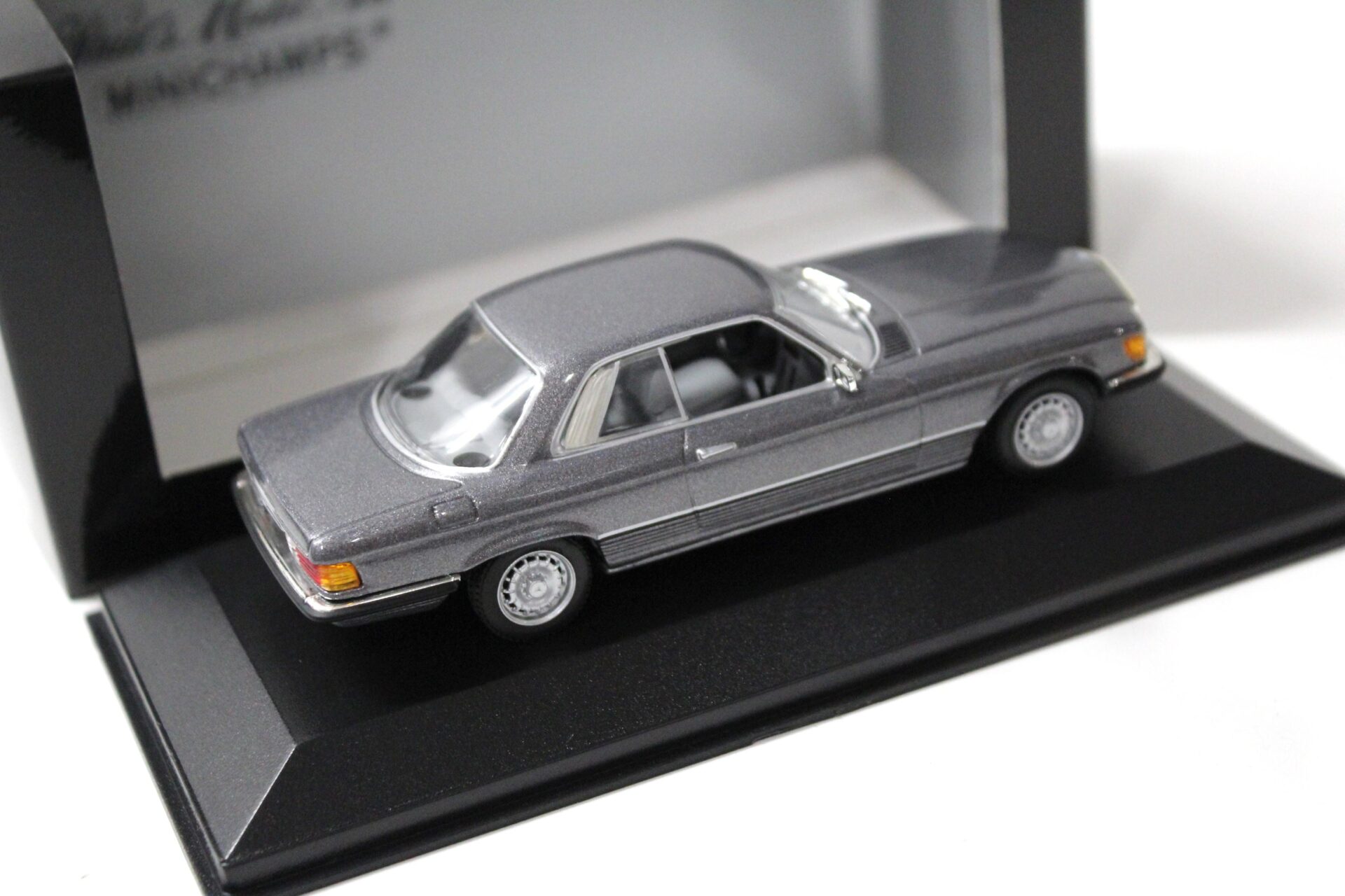 1:43 Minichamps Mercedes 450 SLC Coupe 1974 grey metallic