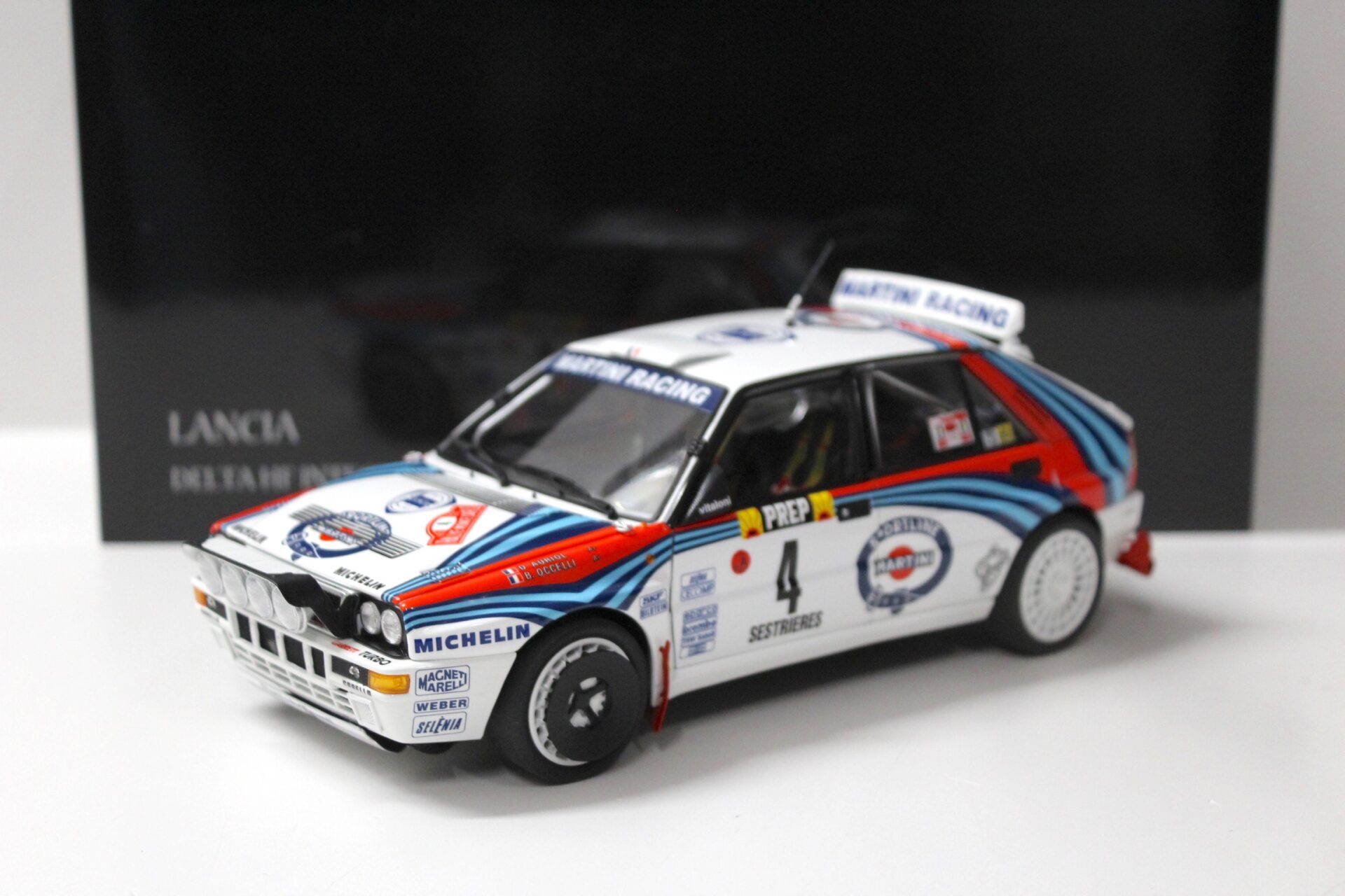 ID 52180 orig.jpg 1:18 Kyosho Lancia Delta HF Integrale 1992 Rally Monte Carlo Martini #4