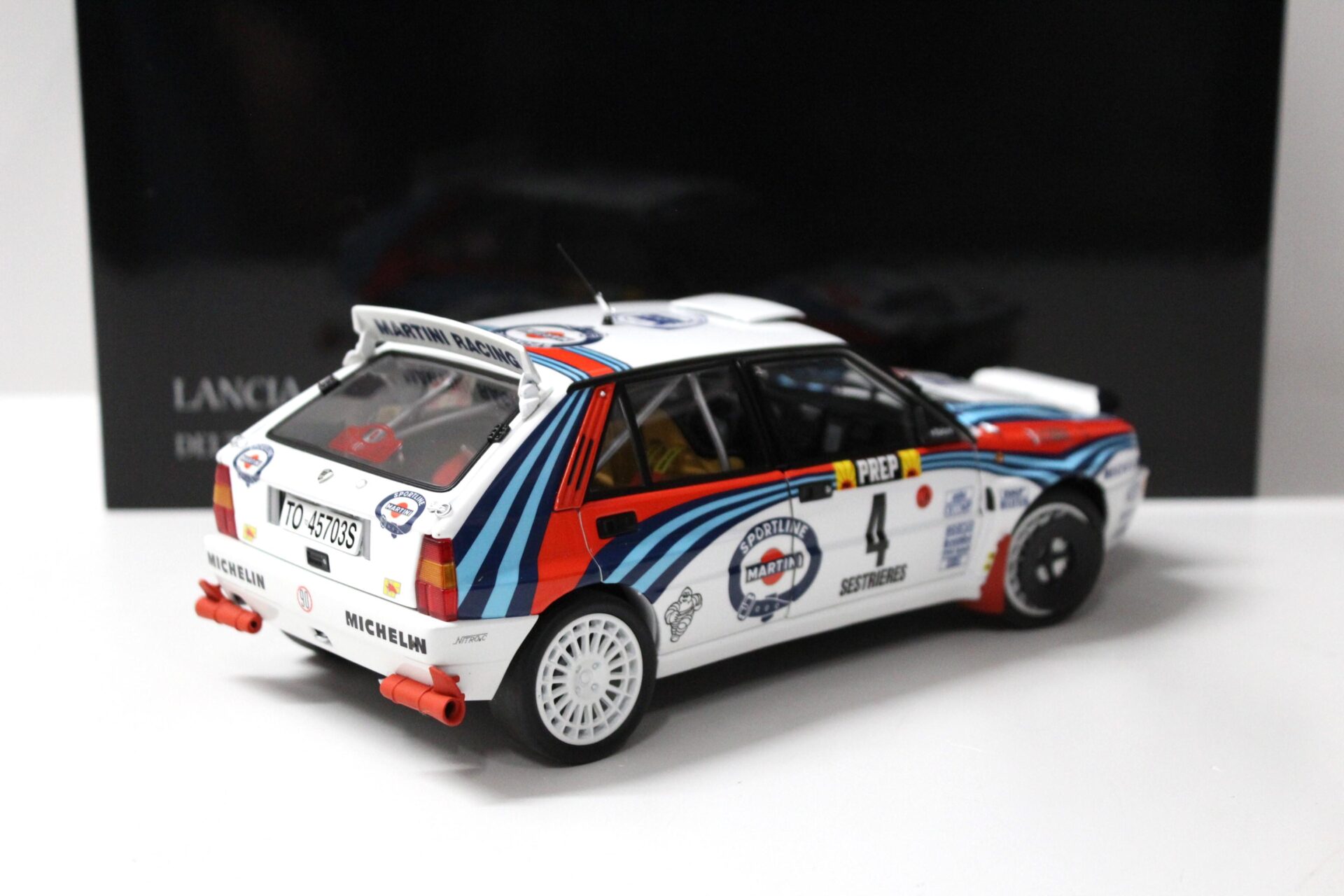 1:18 Kyosho Lancia Delta HF Integrale 1992 Rally Monte Carlo Martini #4