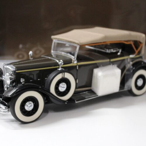 1:18 Motor City Classics 1932 Lincoln KB brown/ black with Top