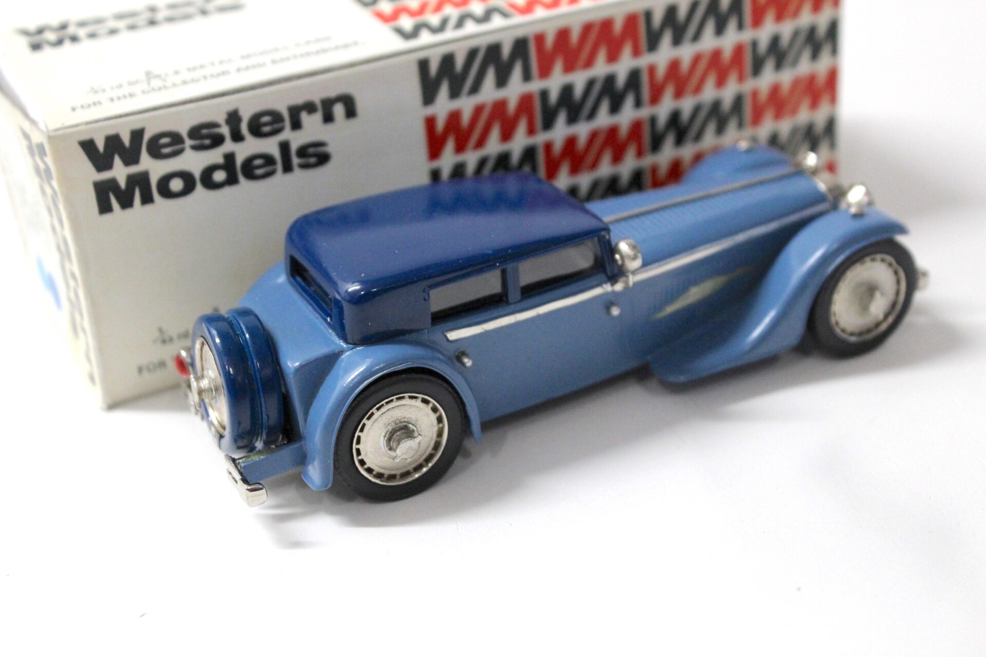 1:43 Western Models 1932 Bucciali TVA 16 "Saoutchik" blue/ dark blue