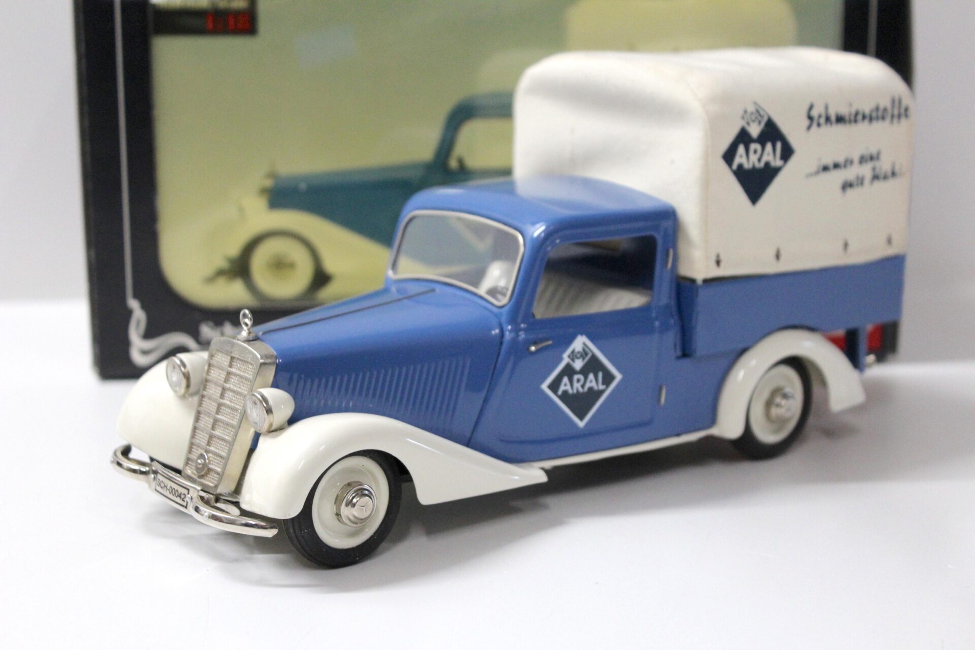 1:18 Schuco Mercedes 170V Planenwagen ARAL white/ blue
