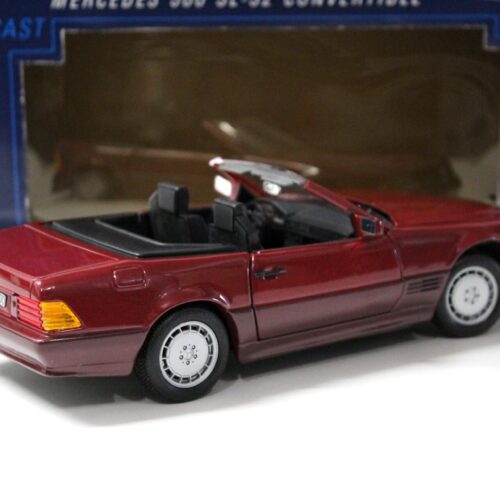 1:18 Revell Mercedes 500 SL R129 Convertible dark red with Top - Image 3