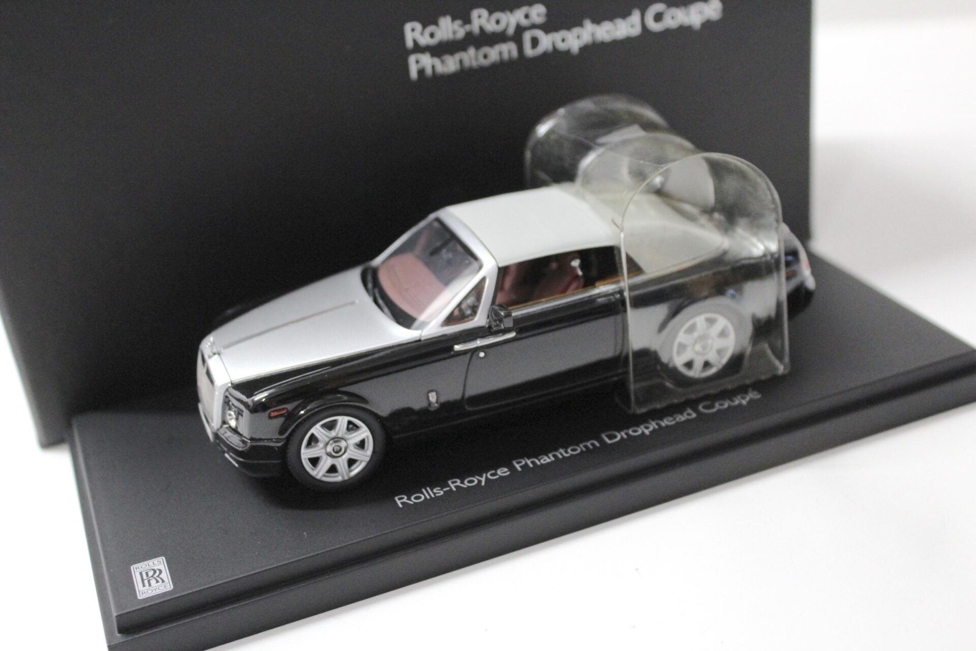 1:43 Kyosho Rolls Royce Phantom Drophead Coupe black/ silver