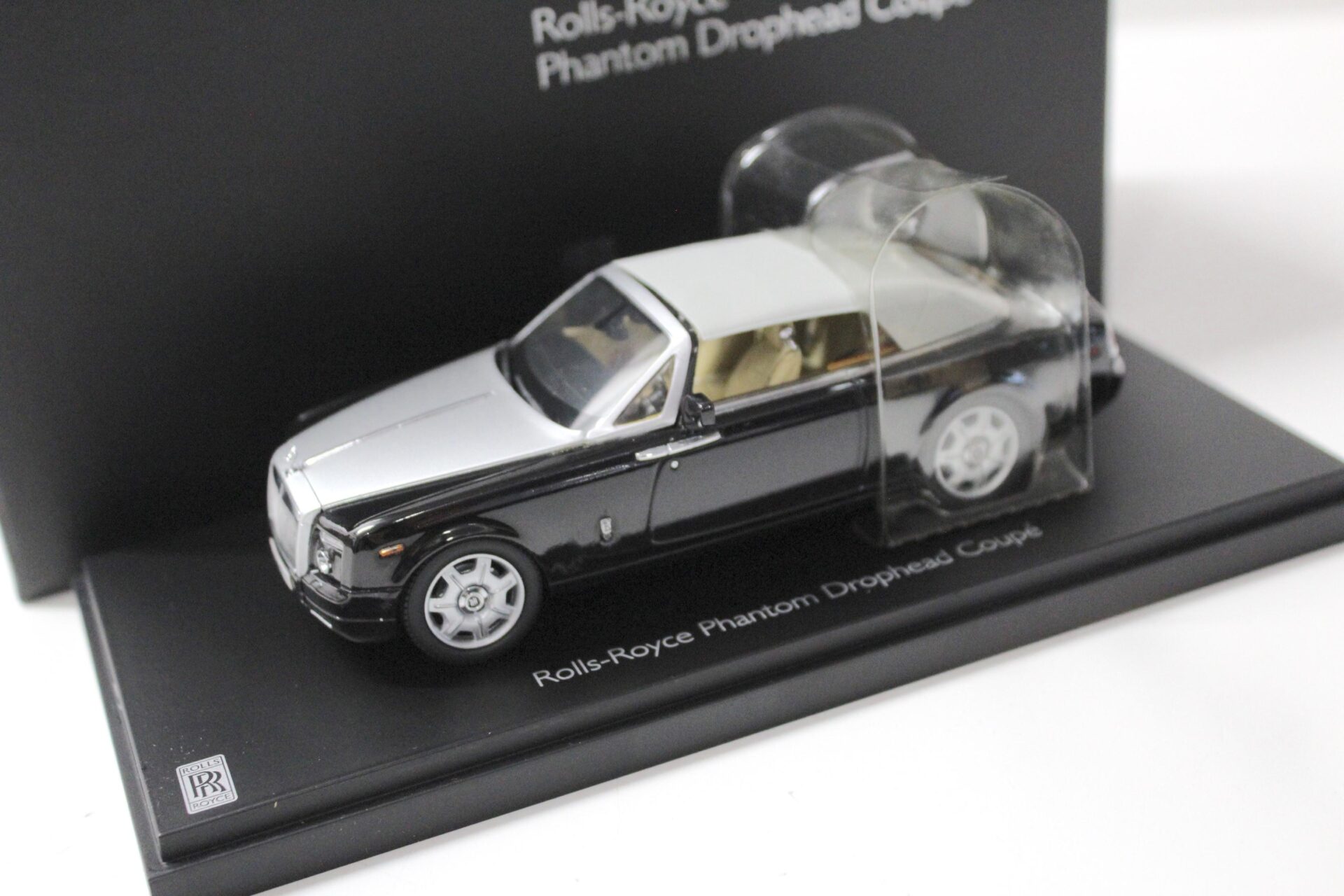 1:43 Kyosho Rolls Royce Phantom Drophead Coupe Diamond black/ silver