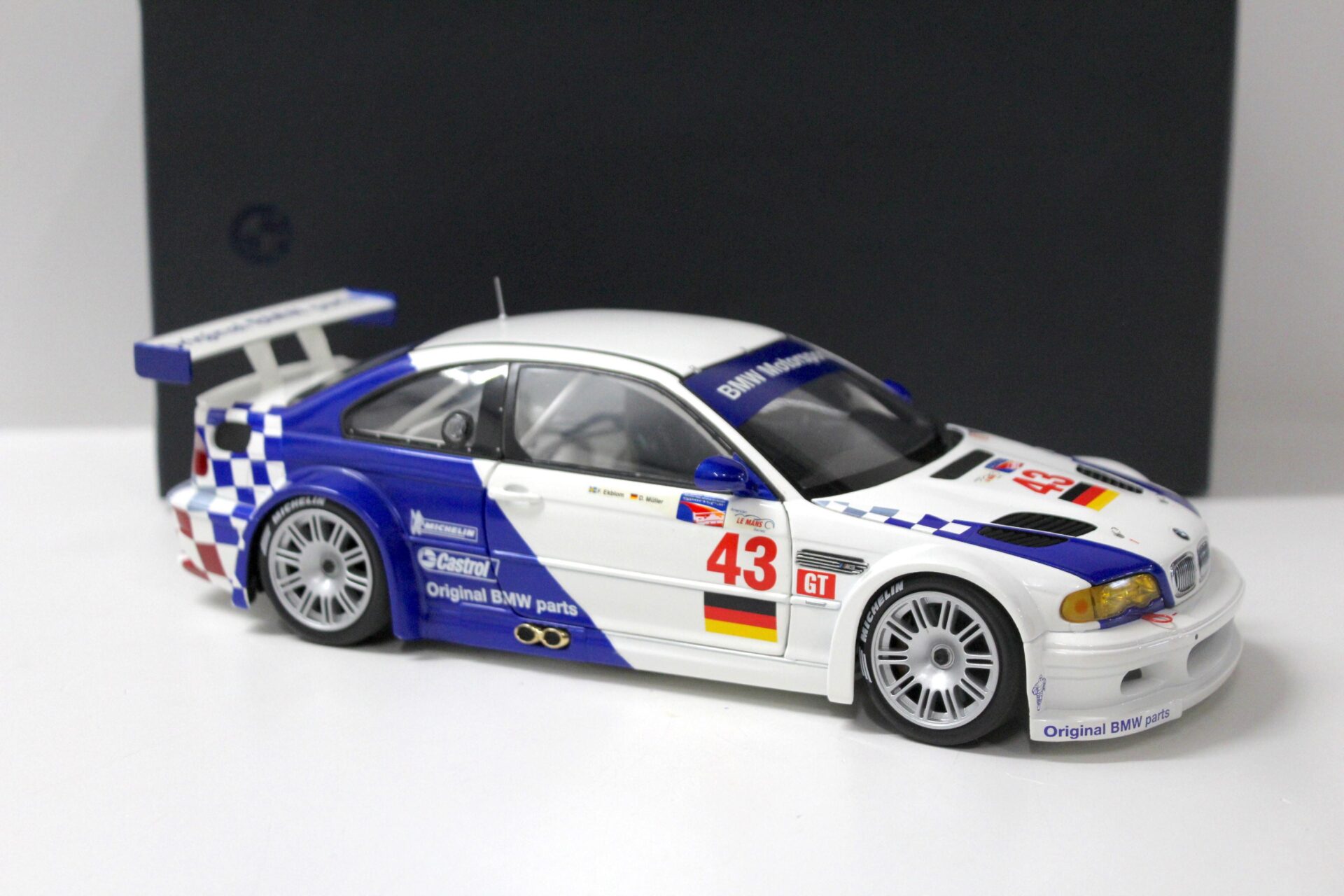 1:18 Minichamps BMW M3 GTR E46 Le Mans 2001 #43 Müller/ Ekblom DEALER VERSION