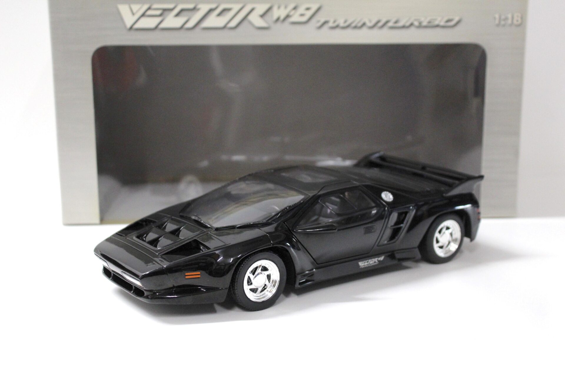 1:18 Ricko Vector W8 Twinturbo 1991 black