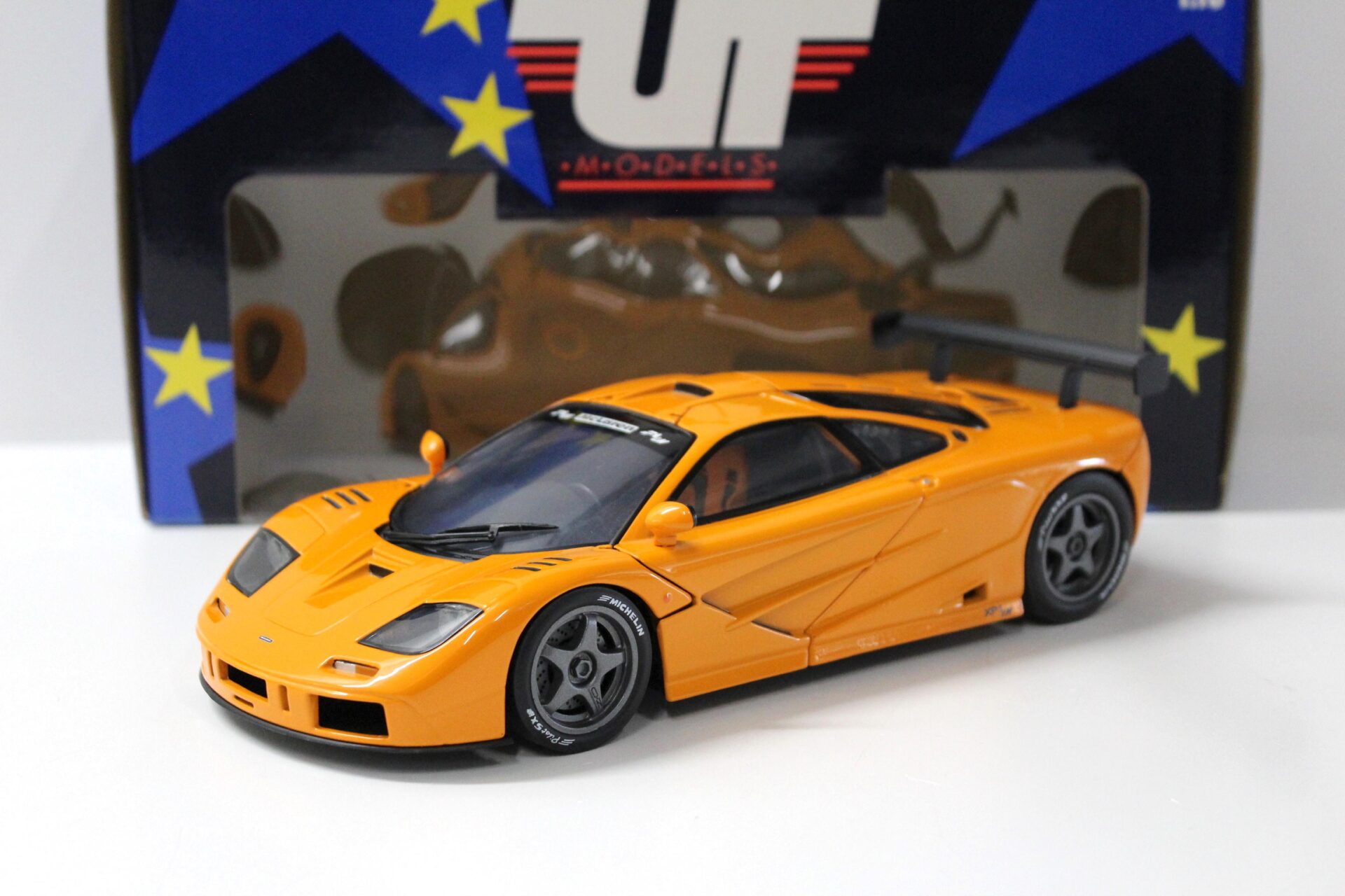 1:18 UT Models McLaren F1 GTR Le Mans Roadcar orange