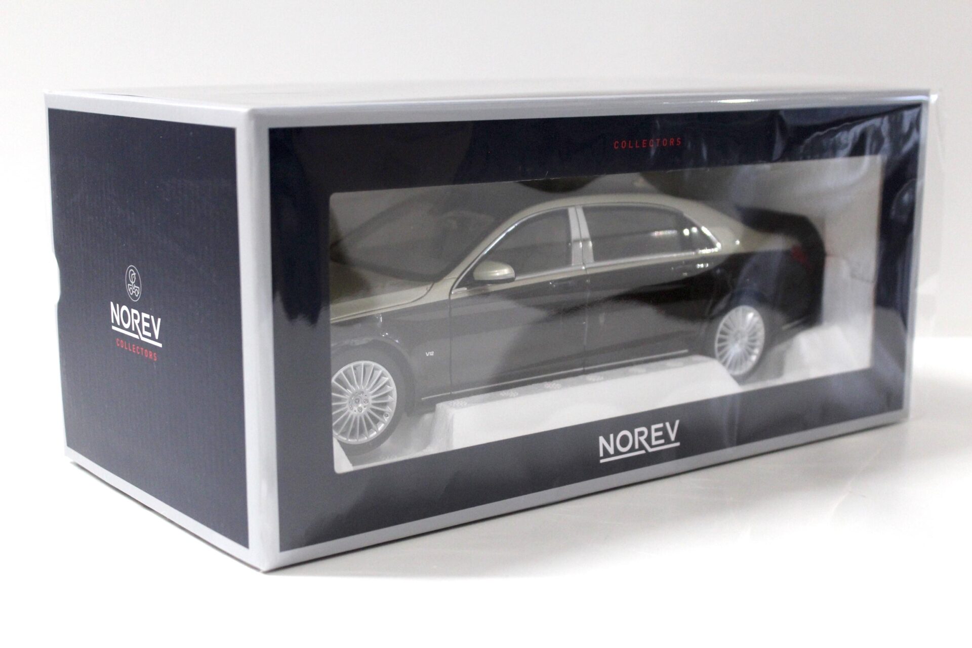 1:18 Norev Mercedes Maybach S650 Limousine 2018 dark red/ silver gold
