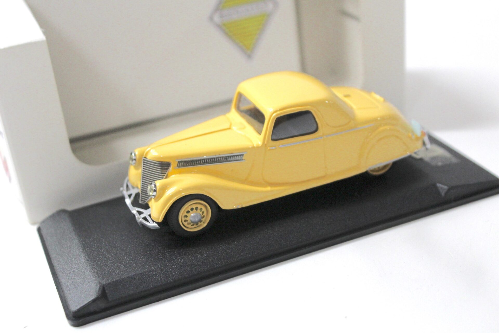 ID 53058 orig.jpg 1:43 Miniroute Renault Viva GD Sport Coupe 1938 yellow