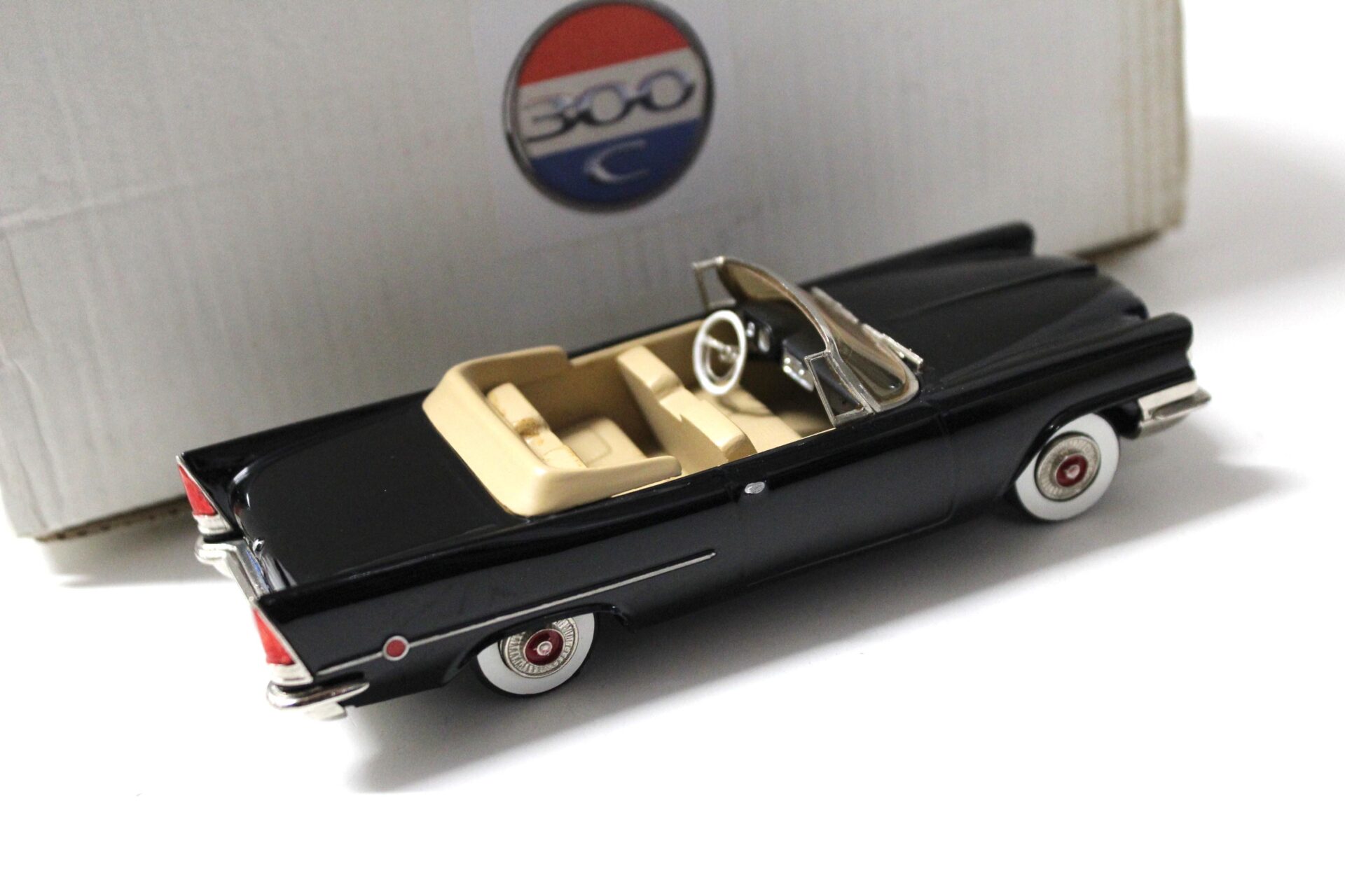 1:43 Madison Models 1957 Chrysler 300C Convertible black