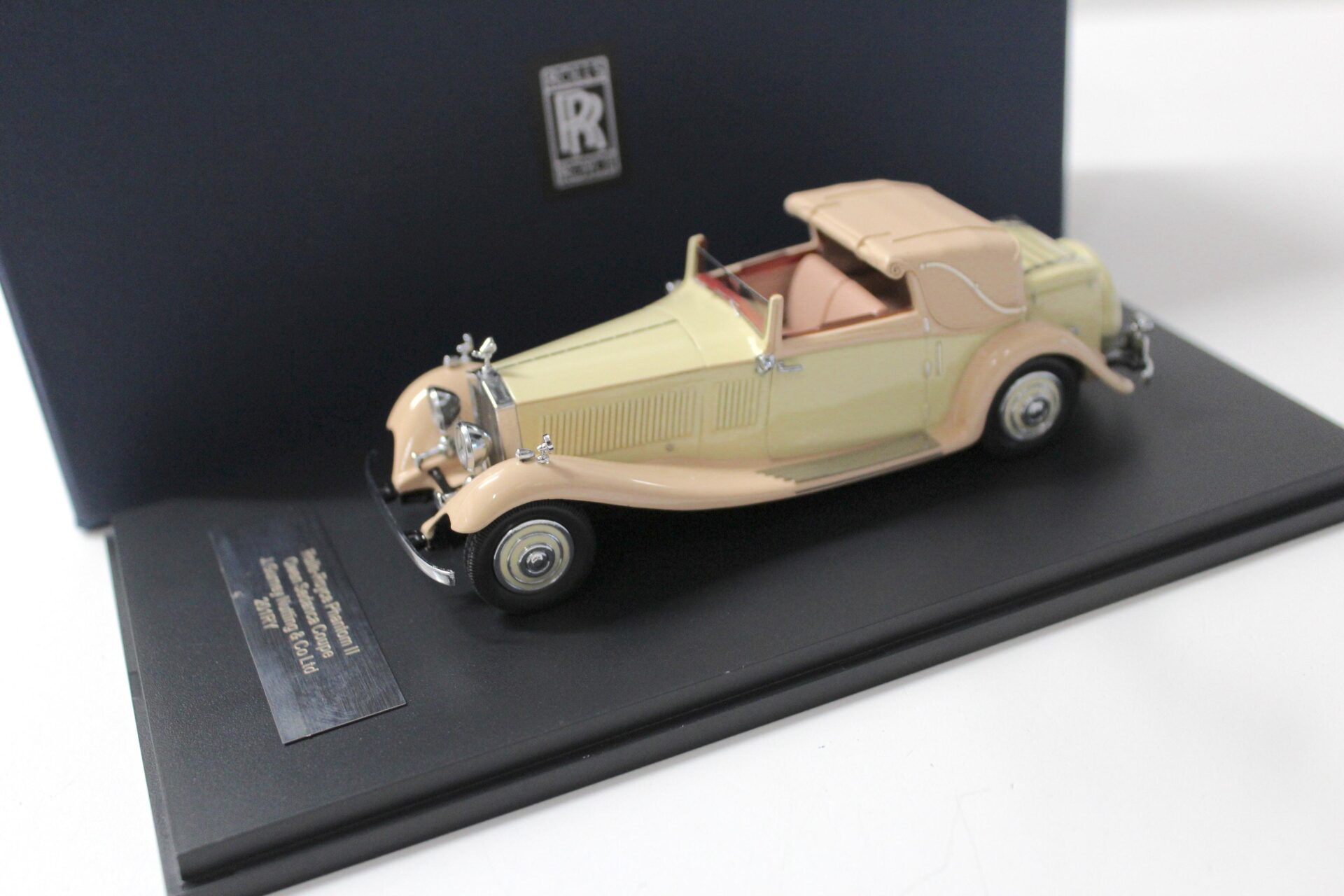 1:43 Neo Rolls Royce Phantom II Owen Sedanca Coupe Gurney Nutting beige