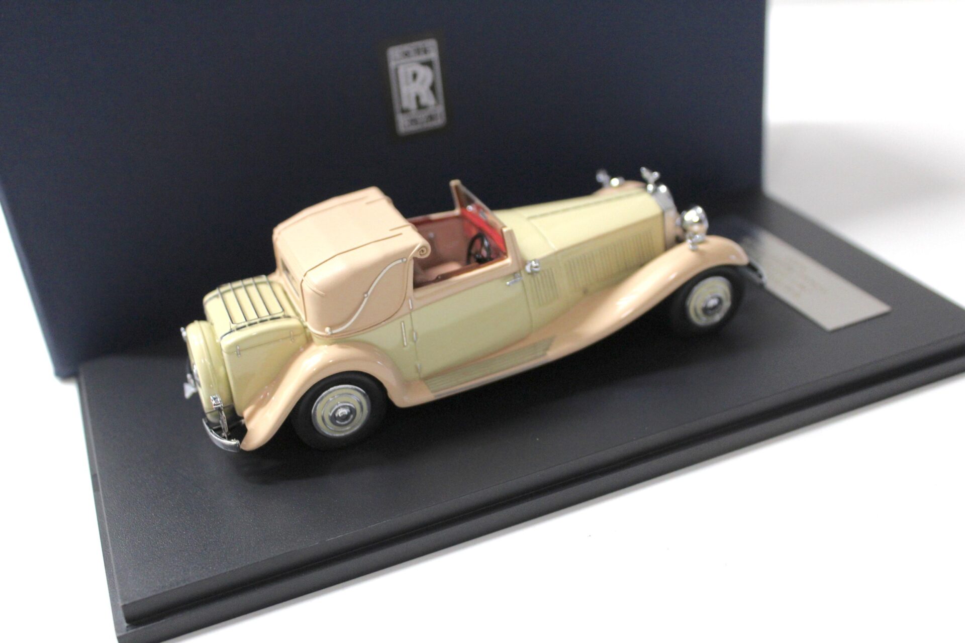 1:43 Neo Rolls Royce Phantom II Owen Sedanca Coupe Gurney Nutting beige