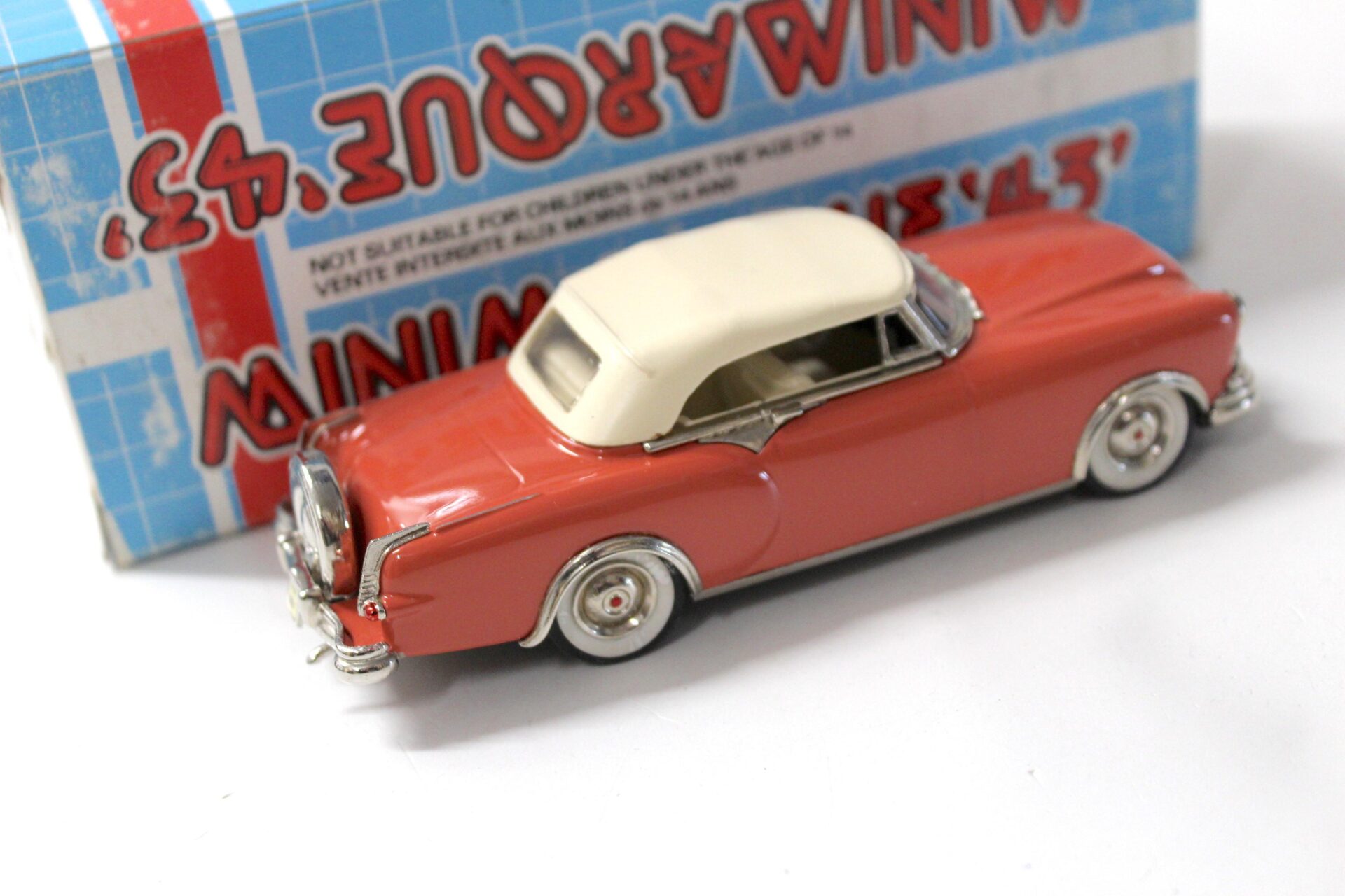 1:43 MINIMARQUE 43 Packard Carribean Top UP 1953 Flamingo pink