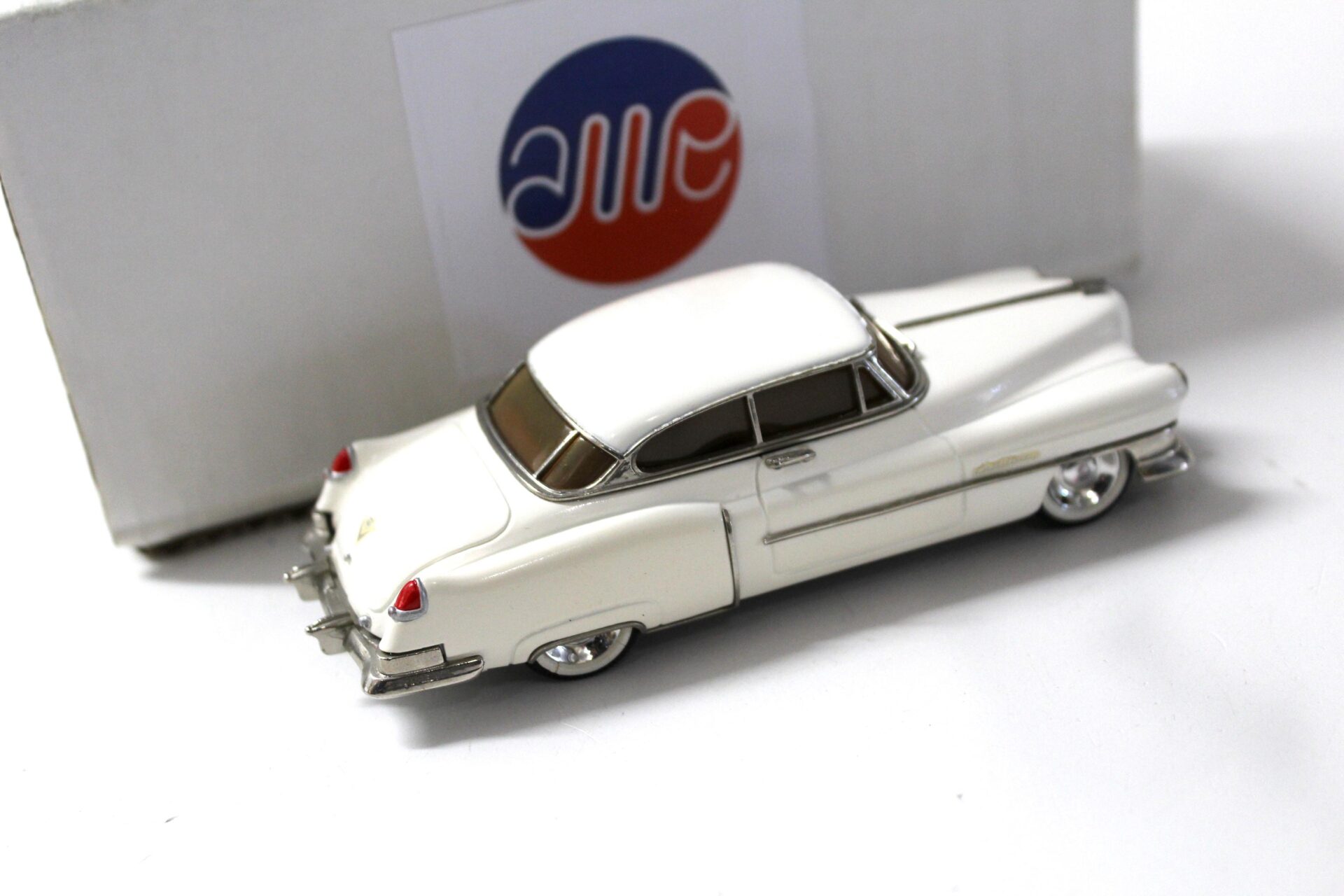 1:43 AMR 1950 Cadillac S 61 Coupe white