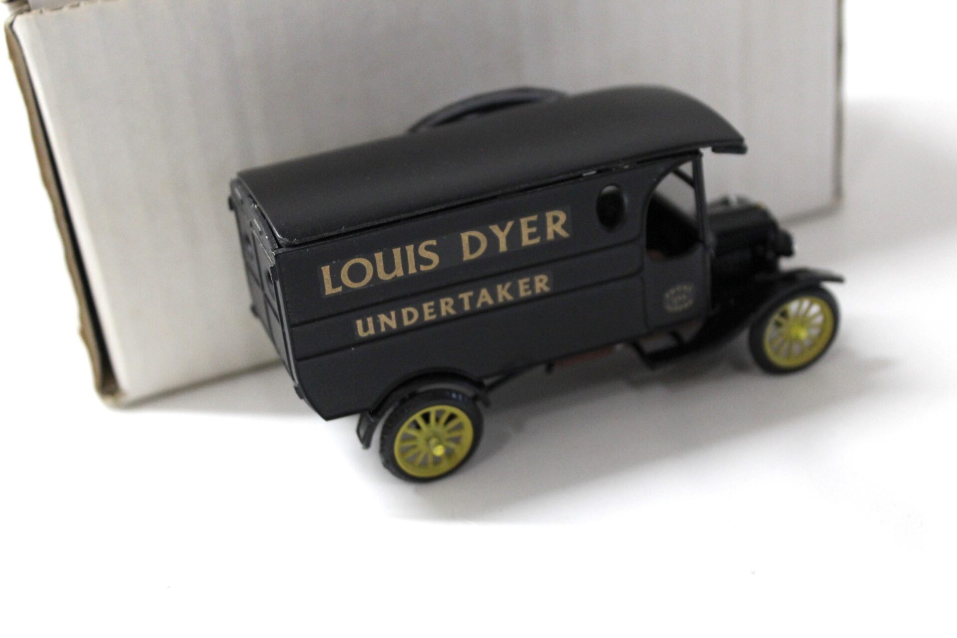 1:43 ESSEX Models 1915 Ford T Hearse Superscale Basillon black