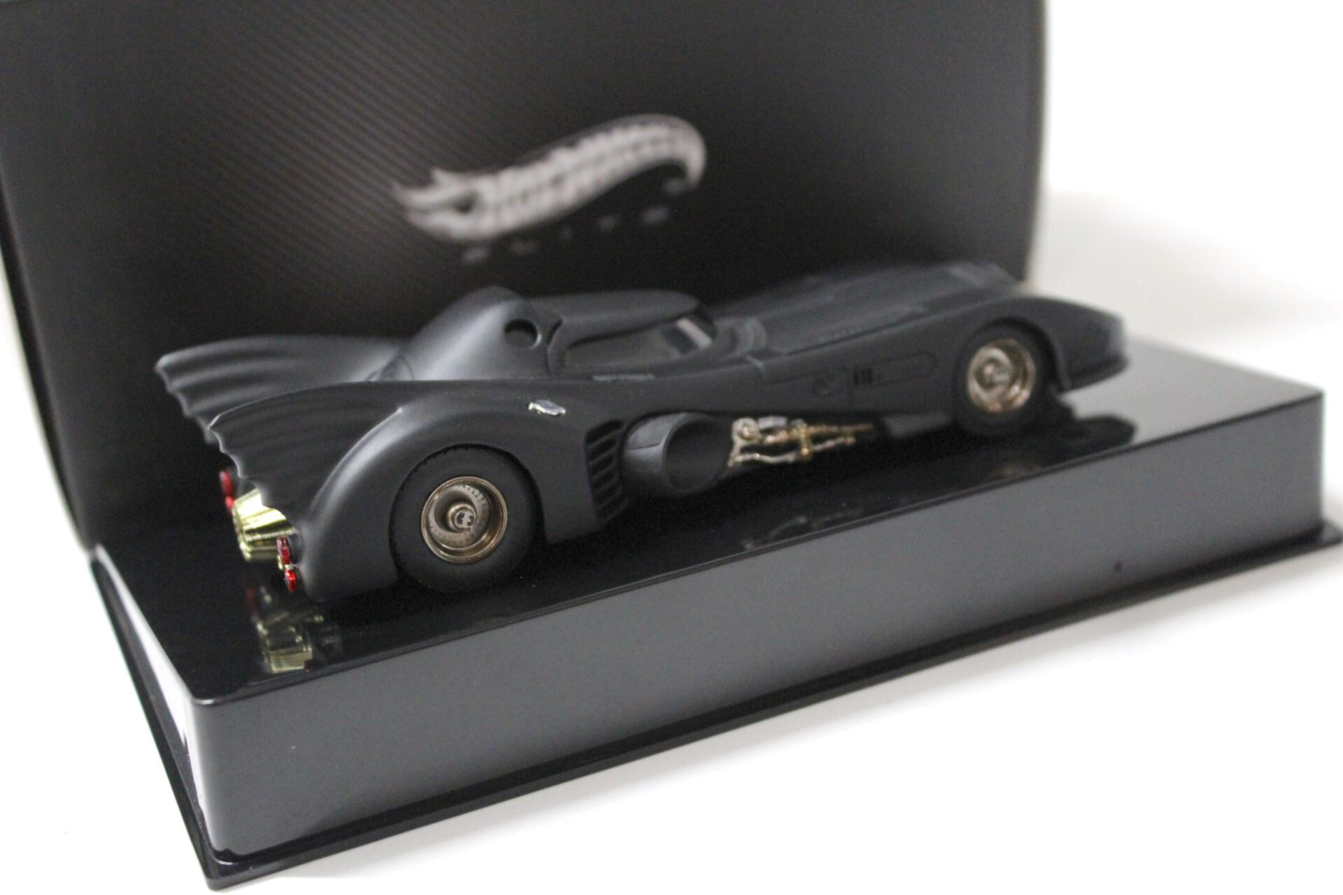 1:43 Hot Wheels Elite 1989 Batmobile BATMAN Returns black