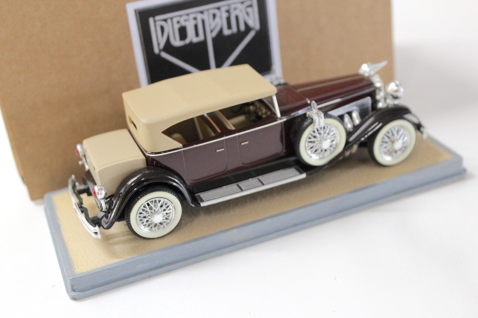 1:43 Elegance Duesenberg J 1930 DERHAM TOURSTER dark red