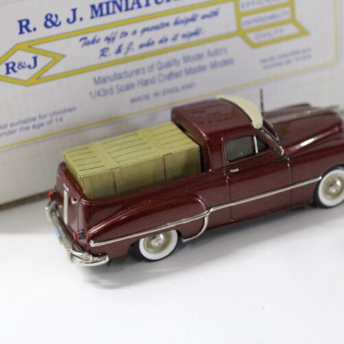 1:43 R&J Miniatures 1949 Pontiac PICK UP Truck dark red with driver and charge