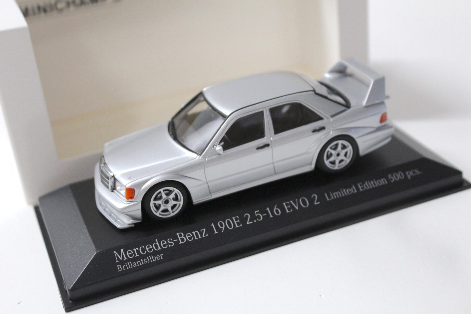 1:43 Minichamps Mercedes 190E 2.5-16 EVO 2 silver 1990