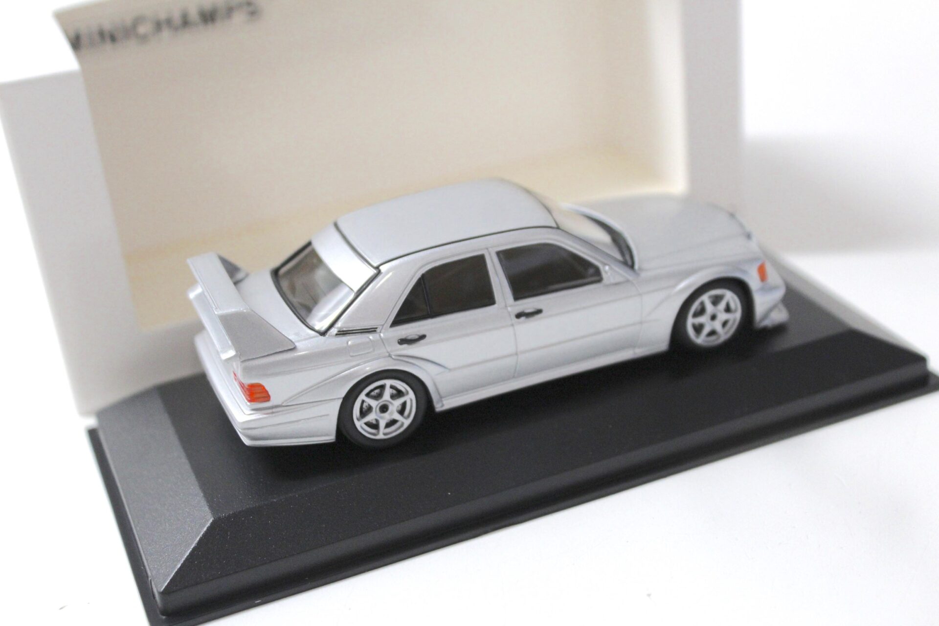 1:43 Minichamps Mercedes 190E 2.5-16 EVO 2 silver 1990