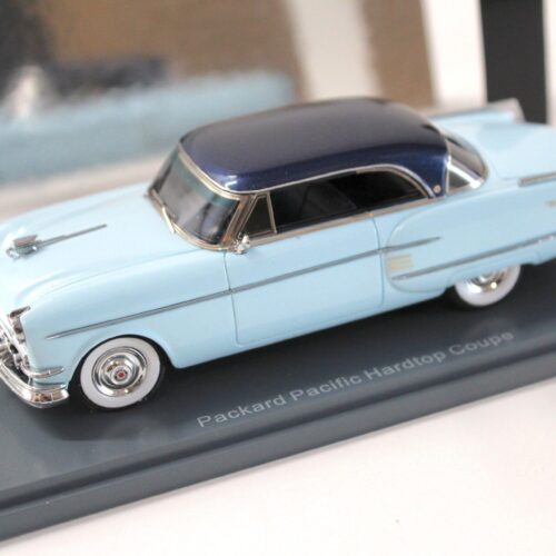 1:43 NEO Packard Pacific Hardtop Coupe light blue/ blue