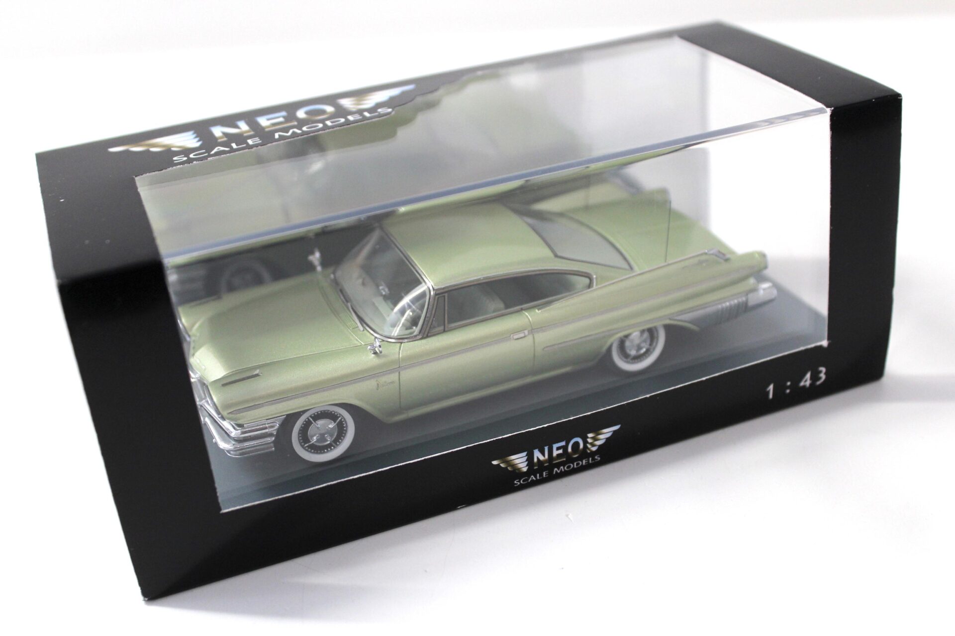 1:43 NEO Dodge Polara 2-door Hardtop Coupe light green metallic